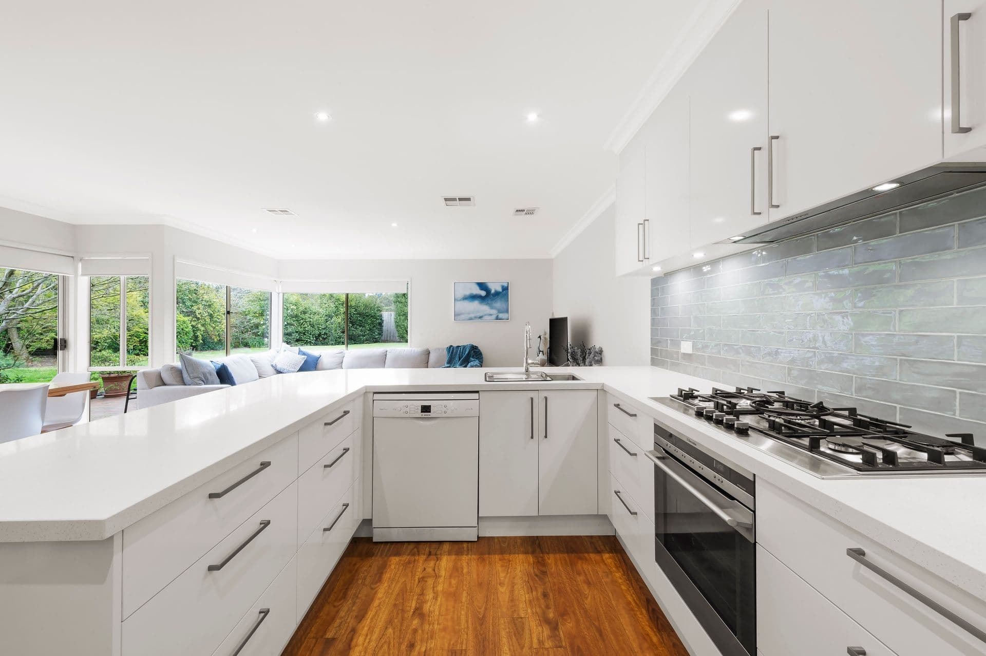 13 Dunscombe Close, Rowville VIC 3178, Rowville - Thumbnail 3