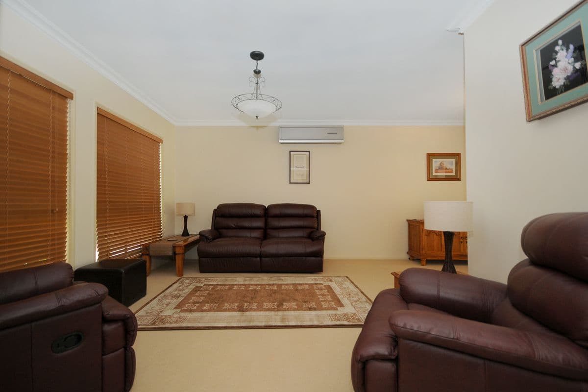 8 Osprey Court, RANGEVILLE QLD 4350, Rangeville - Thumbnail 2