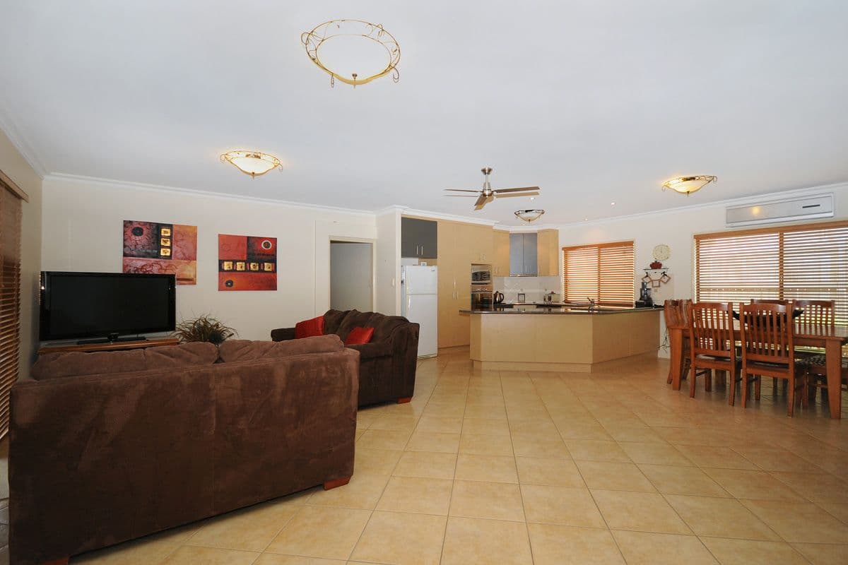 8 Osprey Court, RANGEVILLE QLD 4350, Rangeville - Thumbnail 3