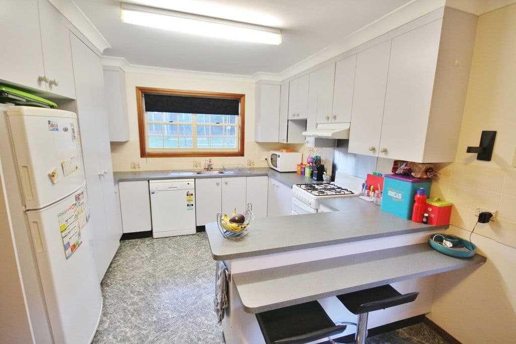 10 Jim Anderson Avenue, YOUNG NSW 2594, Young - Thumbnail 2