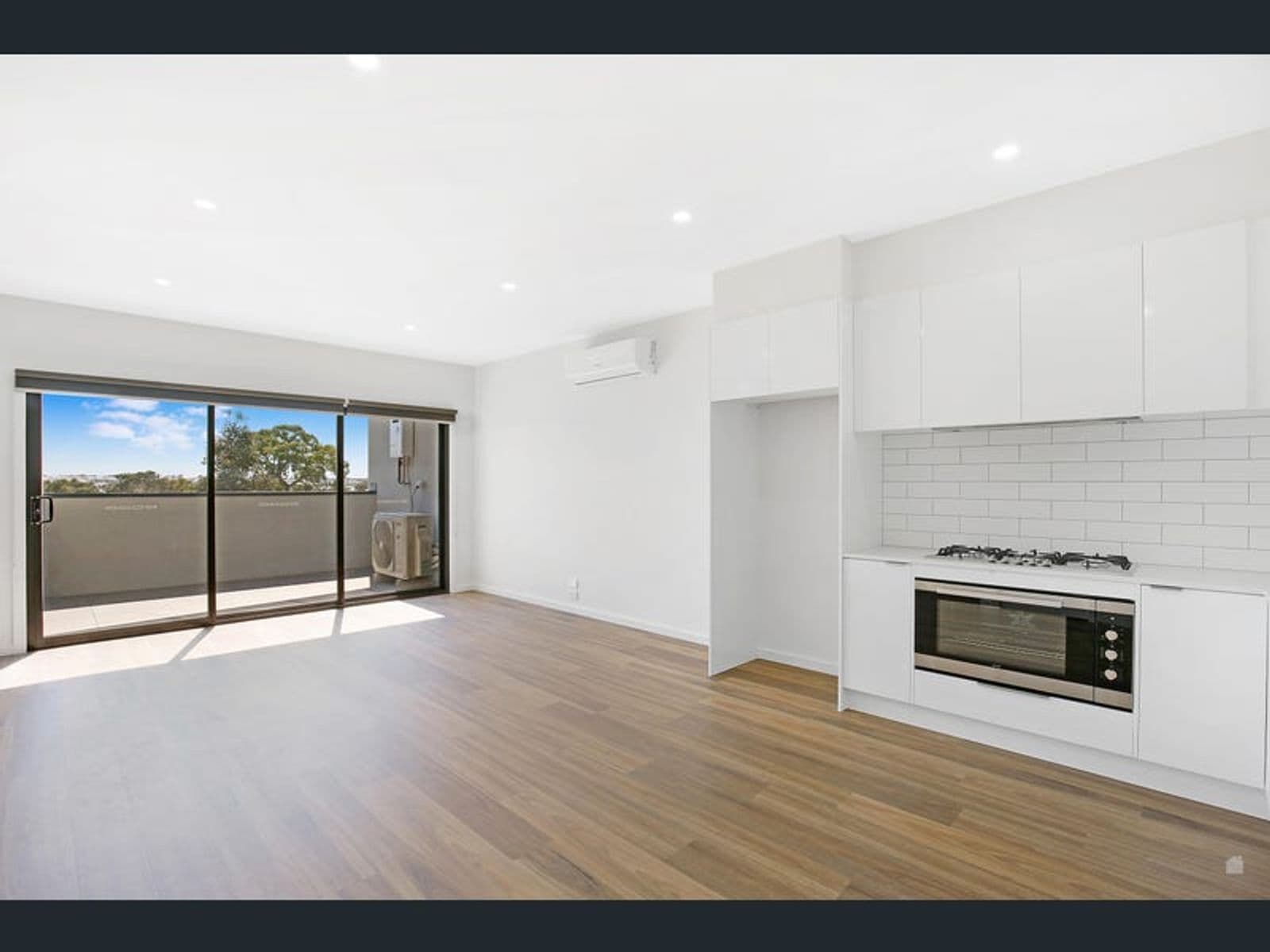 31 Gilded Way, Craigieburn - Thumbnail 4