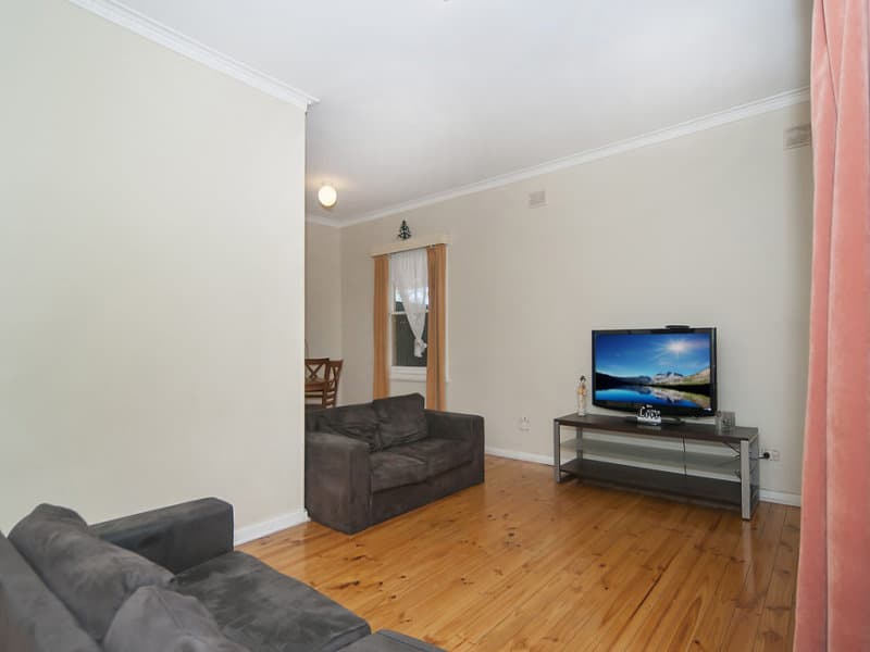 15 Bloomfield Crescent, Elizabeth Downs - Thumbnail 3