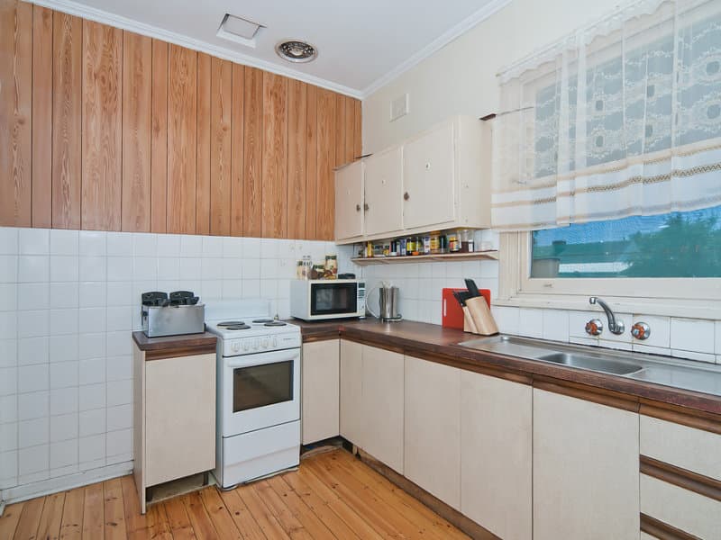 15 Bloomfield Crescent, Elizabeth Downs - Thumbnail 5