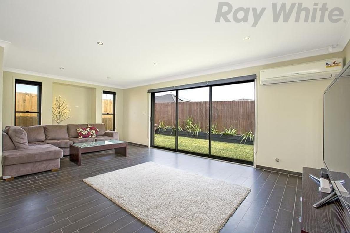 25 Talana Hill Drive, EDMONDSON PARK NSW 2174, Edmondson Park - Thumbnail 2