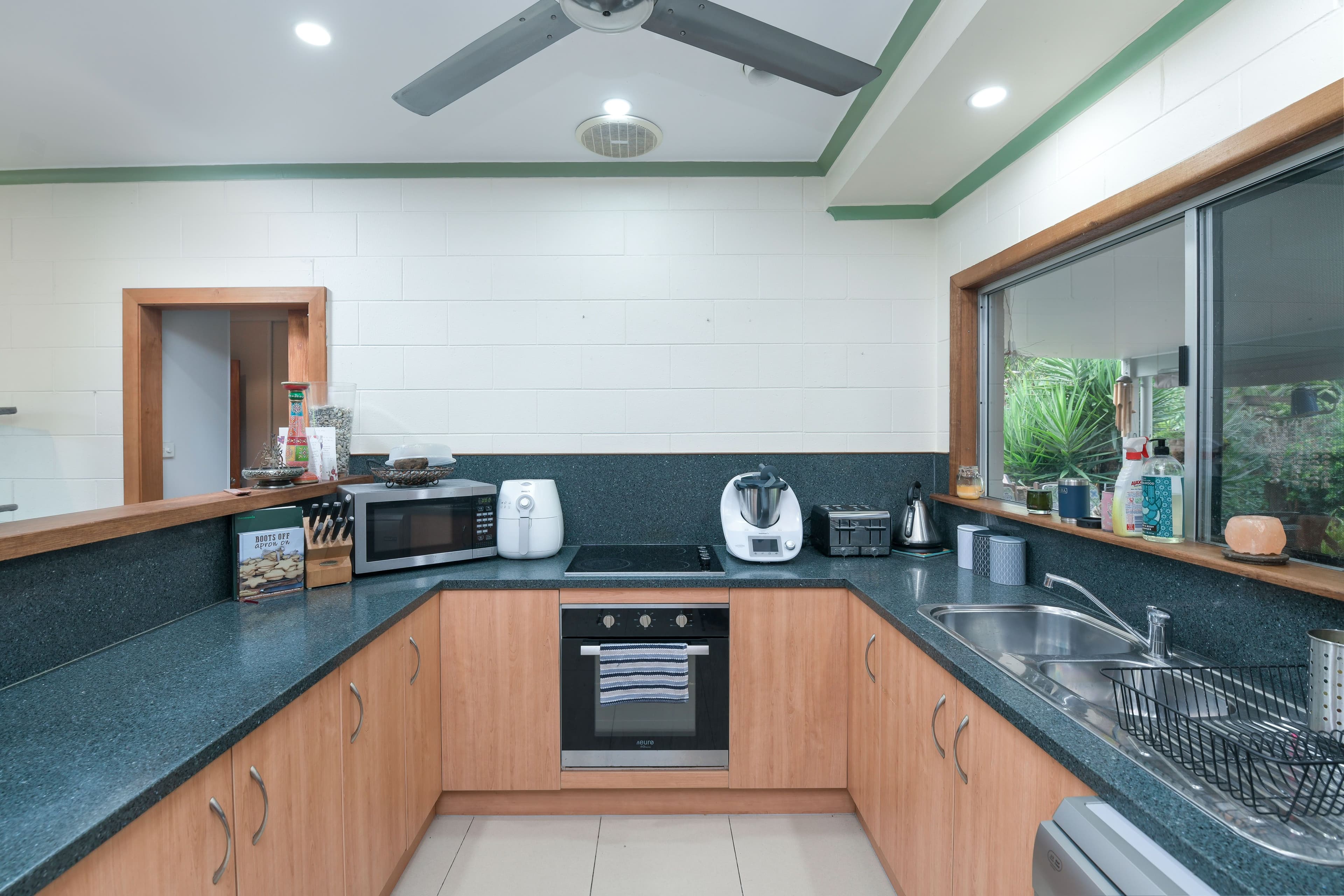 9 Kitava Street, Trinity Beach QLD 4879, Trinity Beach - Thumbnail 5