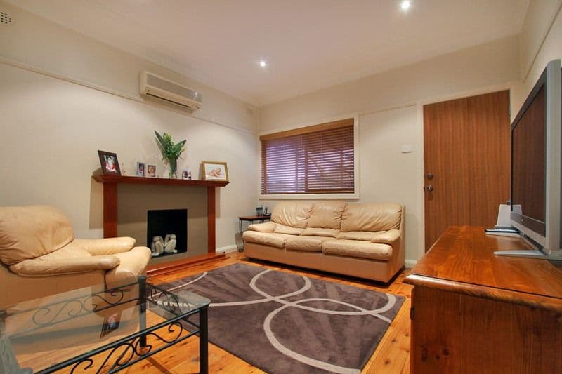 9 Grasmere Street, MOUNT SAINT THOMAS NSW 2500, Mount Saint Thomas - Thumbnail 2