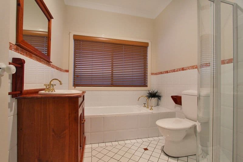 9 Grasmere Street, MOUNT SAINT THOMAS NSW 2500, Mount Saint Thomas - Thumbnail 6
