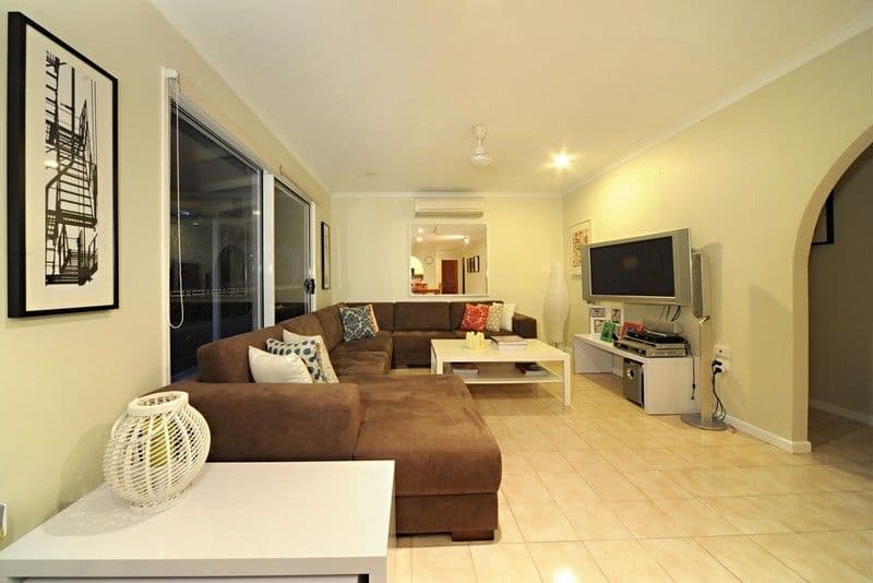 32 Tropic Road, CANNONVALE QLD 4802, Cannonvale - Thumbnail 2
