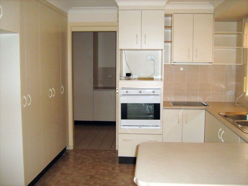 18 White Street, YOUNG NSW 2594, Young - Thumbnail 3