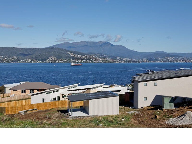 975 Oceana Drive, TRANMERE TAS 7018, Tranmere - Thumbnail 2