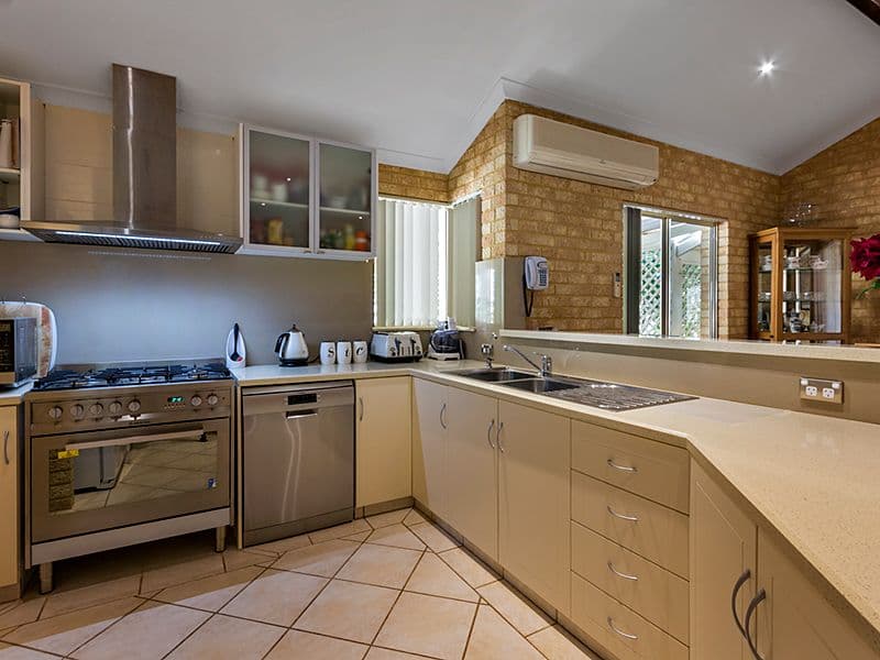 4 Swan Drive, Sunset Beach WA 6530, Sunset Beach - Thumbnail 3