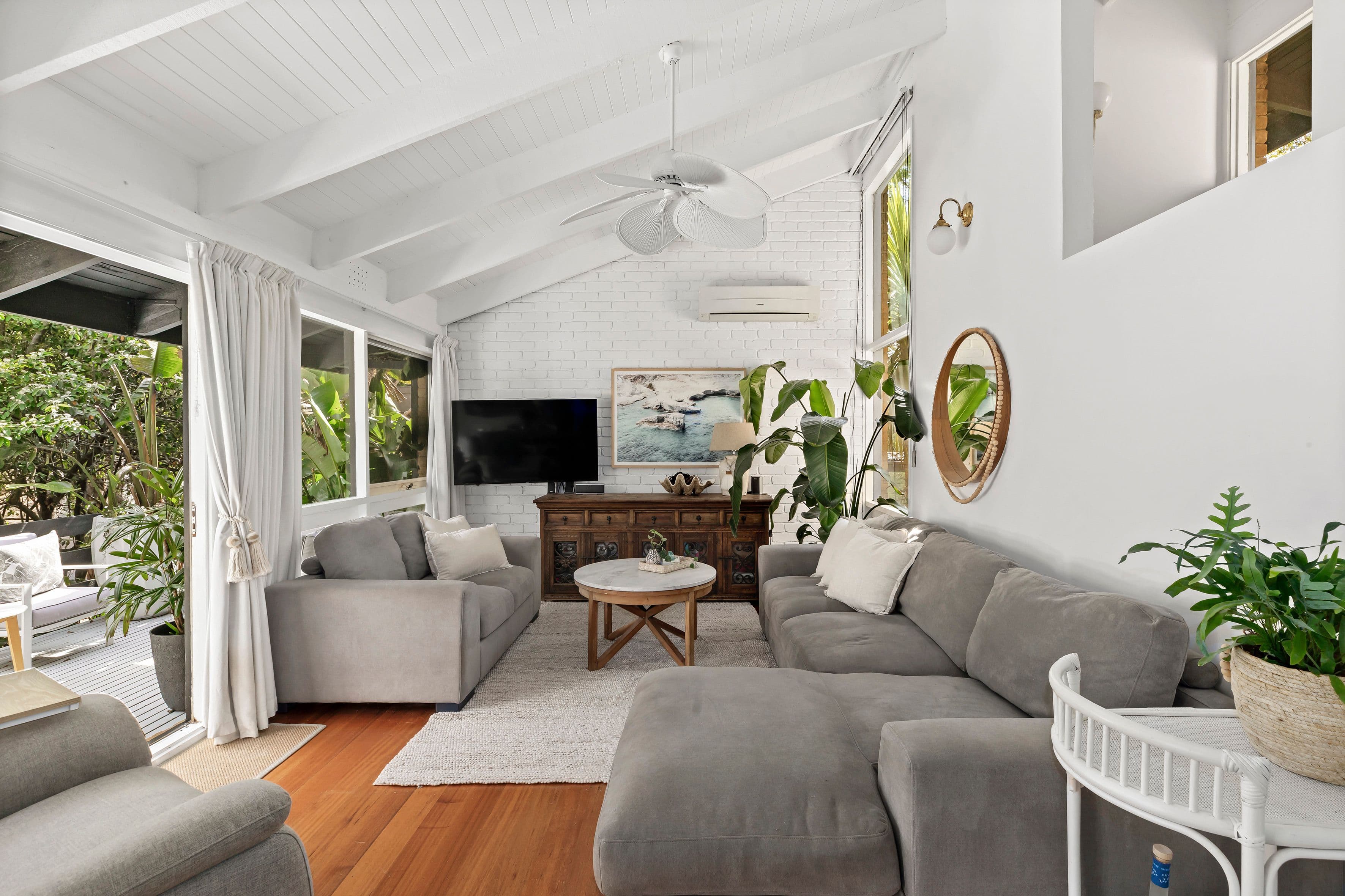 18 Milborne Crescent, Eltham VIC 3095, Eltham - Thumbnail 2