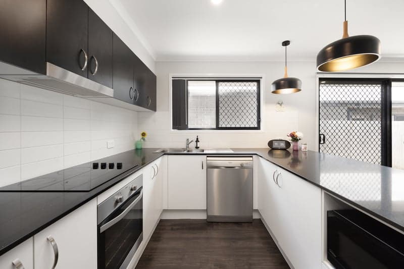 70 Creekview Court, Lawnton - Thumbnail 2