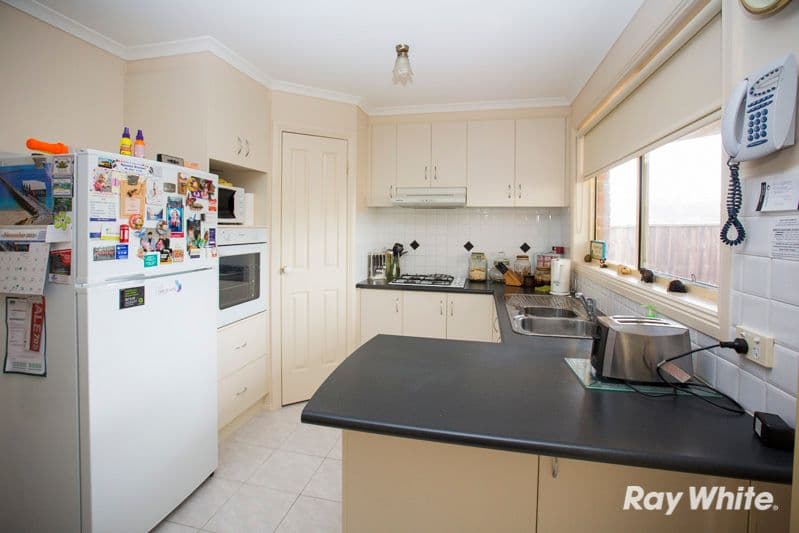 5 Riviera Drive, PAKENHAM VIC 3810, Pakenham - Thumbnail 5