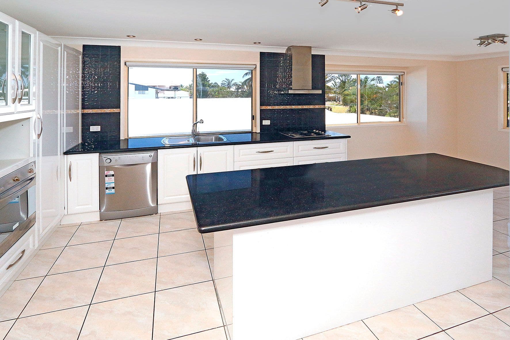 3 Mirrawena Avenue, Bangalee QLD 4703, Bangalee - Thumbnail 3