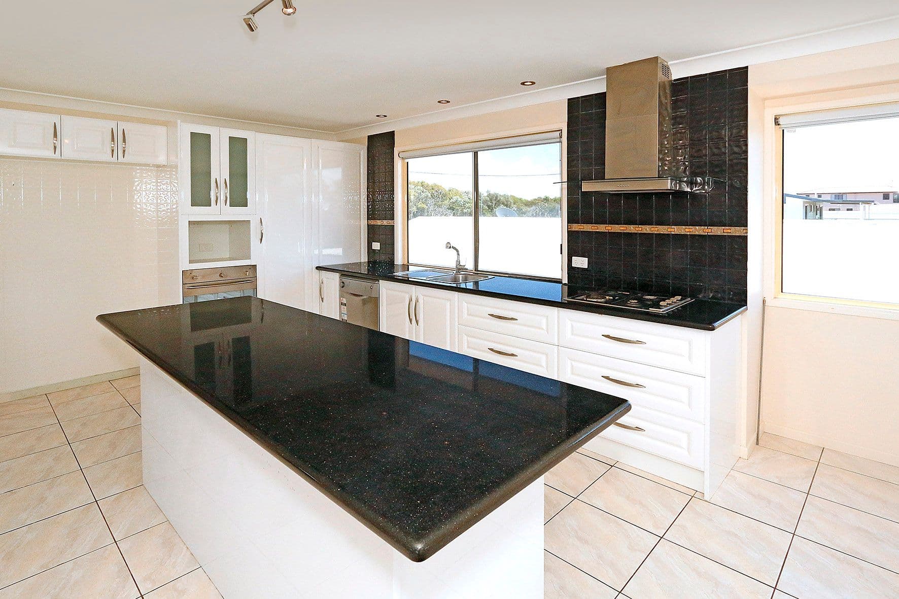 3 Mirrawena Avenue, Bangalee QLD 4703, Bangalee - Thumbnail 4