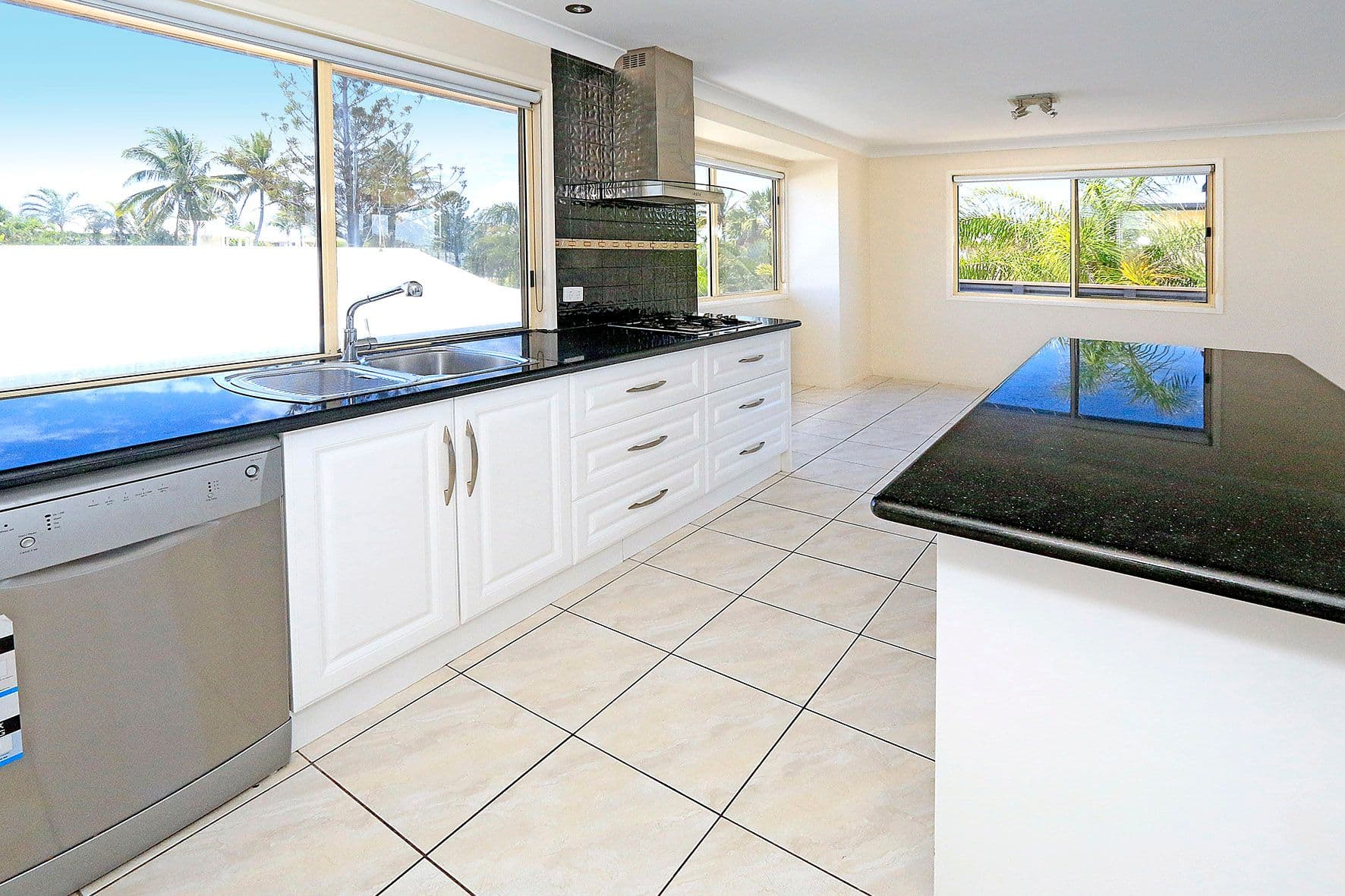 3 Mirrawena Avenue, Bangalee QLD 4703, Bangalee - Thumbnail 6