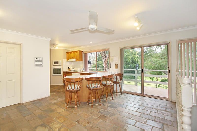 92 Oakpark Drive, CHADSTONE VIC 3148, Chadstone - Thumbnail 4