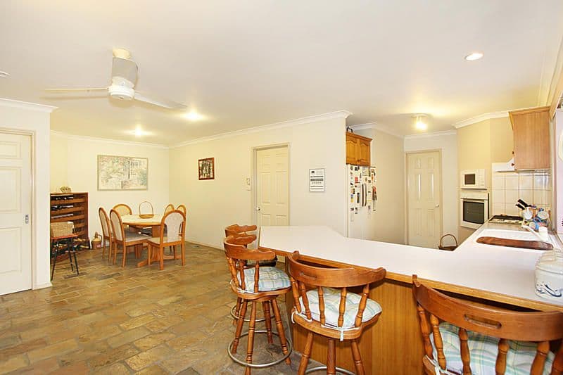 92 Oakpark Drive, CHADSTONE VIC 3148, Chadstone - Thumbnail 5