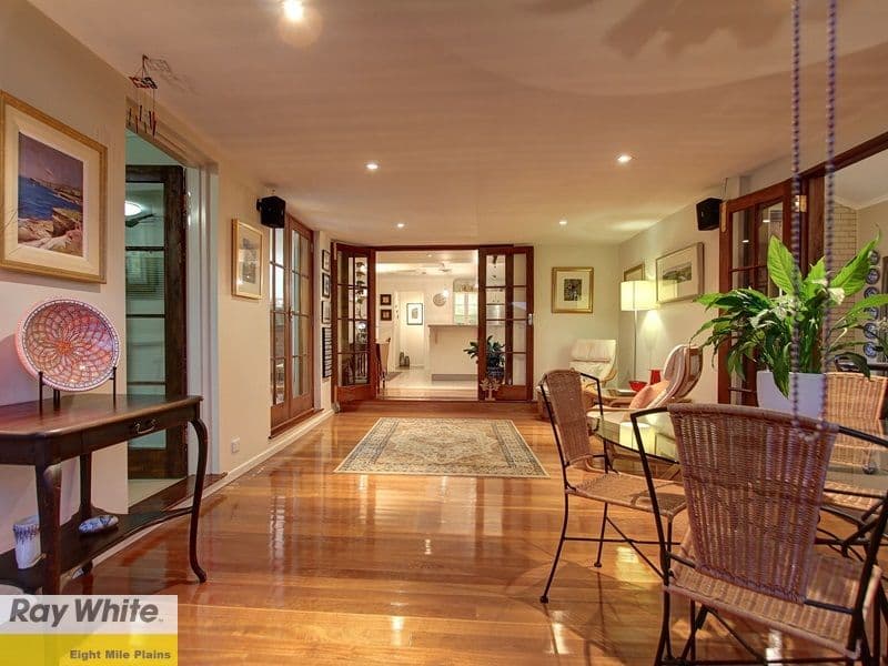 2 Hollyberry Street, Eight Mile Plains QLD 4113, Eight Mile Plains - Thumbnail 3