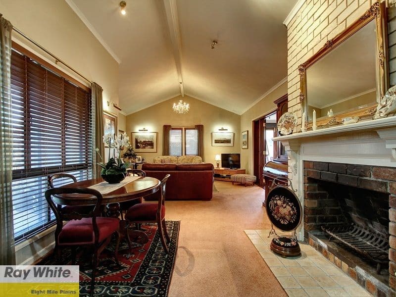 2 Hollyberry Street, Eight Mile Plains QLD 4113, Eight Mile Plains - Thumbnail 4