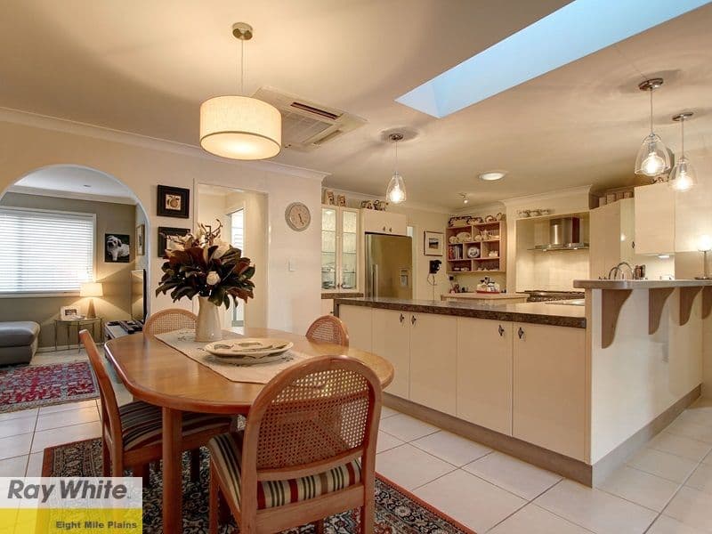 2 Hollyberry Street, Eight Mile Plains QLD 4113, Eight Mile Plains - Thumbnail 5