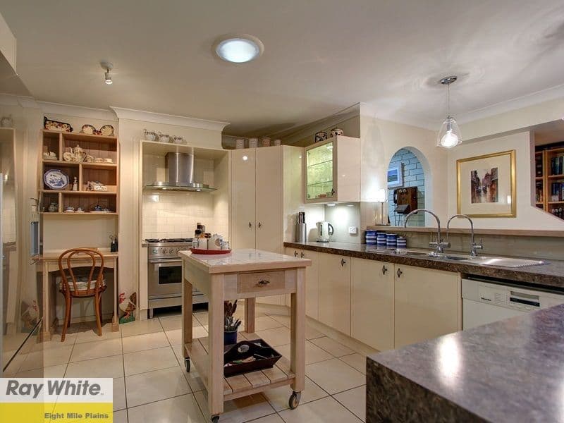 2 Hollyberry Street, Eight Mile Plains QLD 4113, Eight Mile Plains - Thumbnail 6