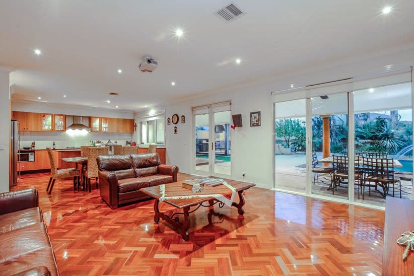 20 Robins Avenue, Reservoir VIC 3073, Reservoir - Thumbnail 5