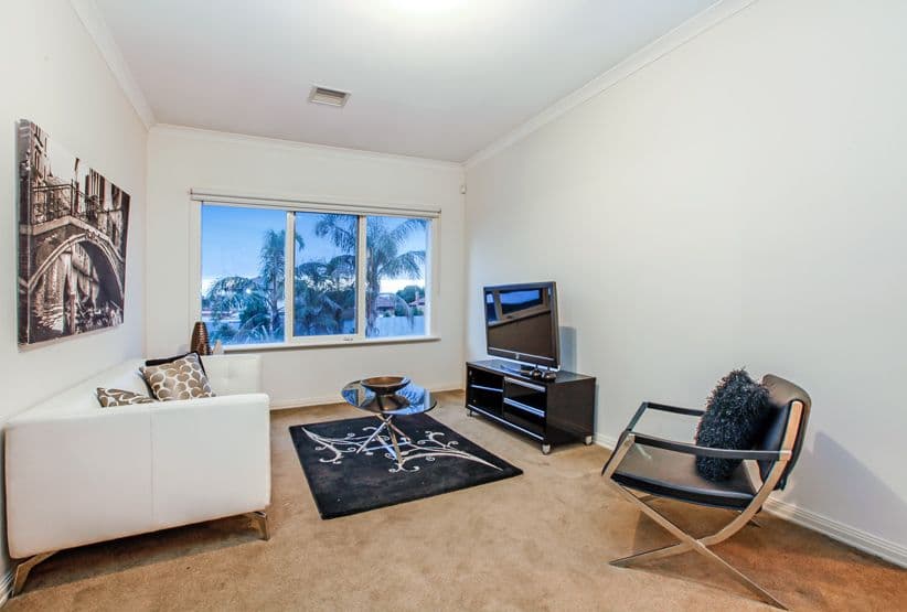 20 Robins Avenue, Reservoir VIC 3073, Reservoir - Thumbnail 8