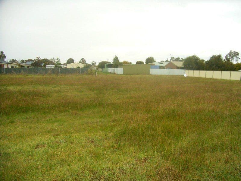 17 Fairway Close, HOWLONG NSW 2643, Howlong - Thumbnail 2