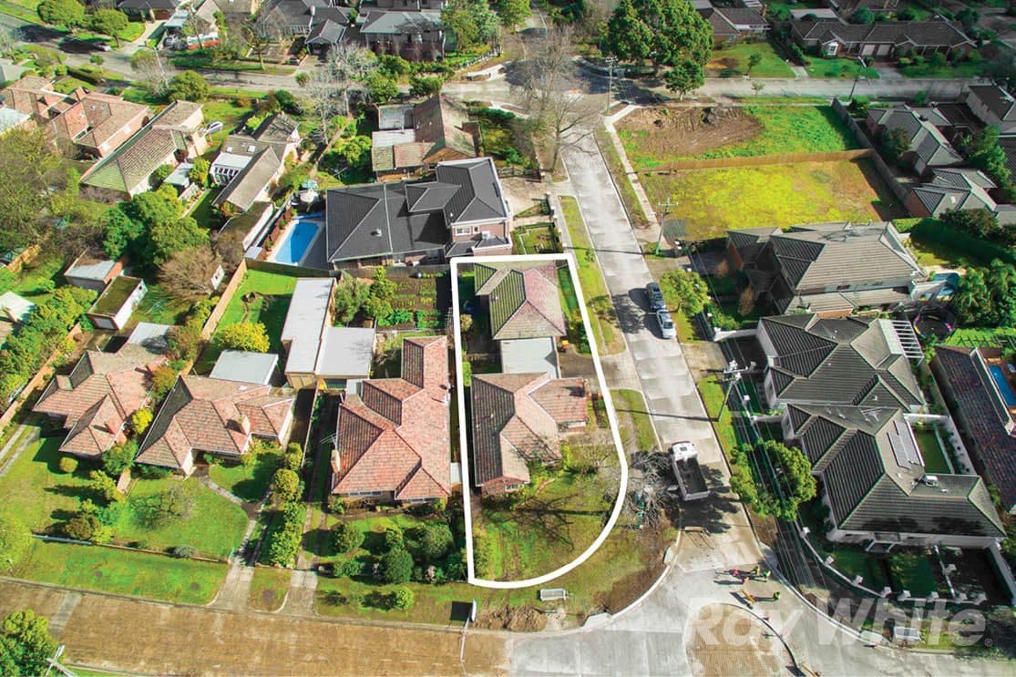 9 Woodstock Road, Mount Waverley VIC 3149, Mount Waverley - Image 1