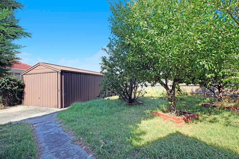 4 Elizabeth Court, RESERVOIR VIC 3073, Reservoir - Thumbnail 2