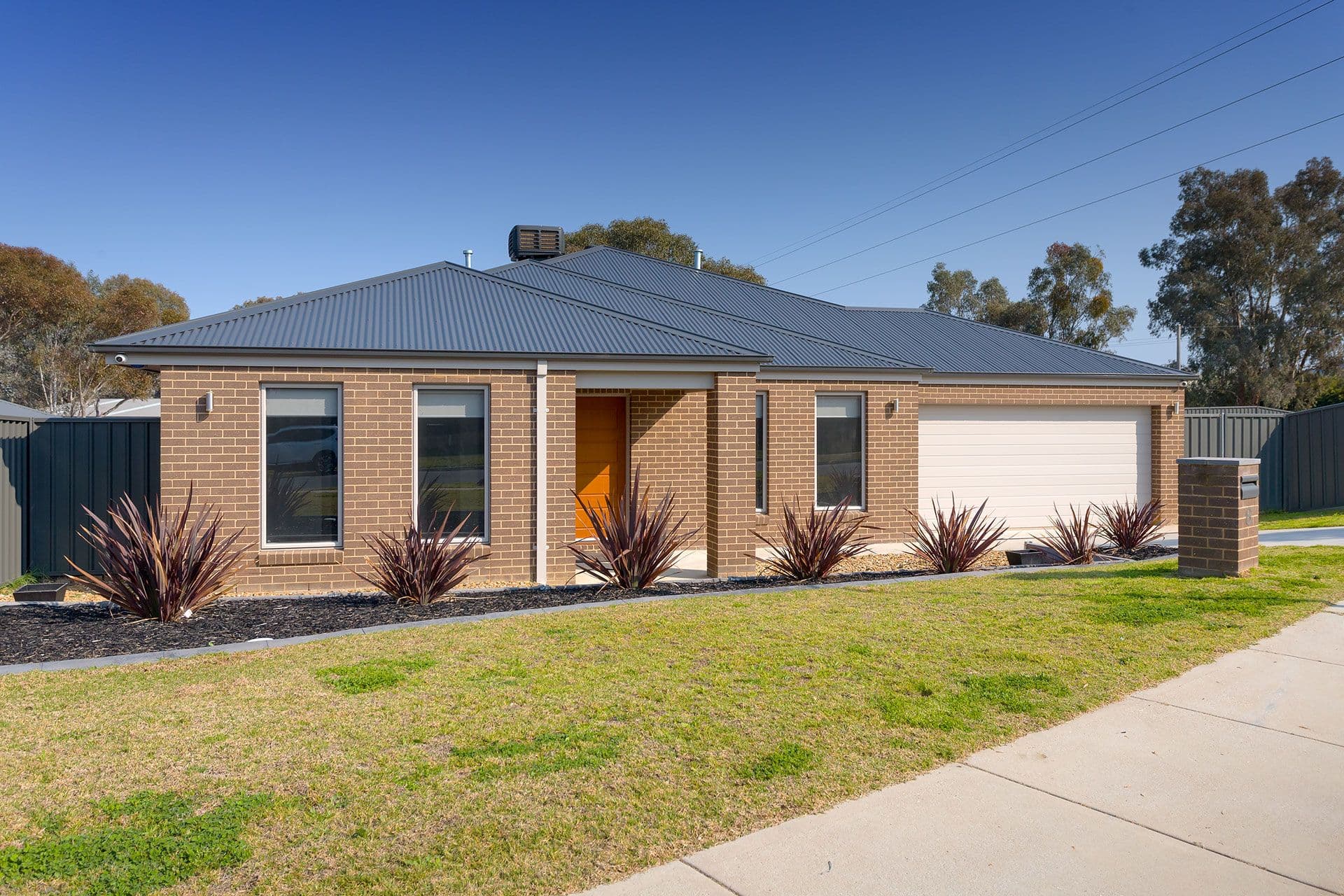 76 Riverboat Drive, Thurgoona - Thumbnail 2