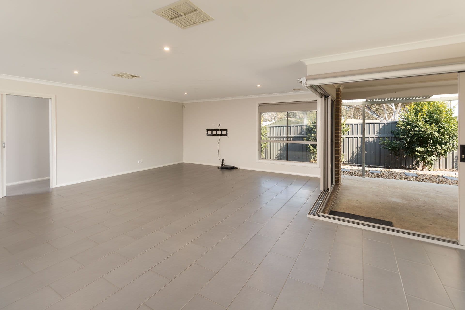 76 Riverboat Drive, Thurgoona - Thumbnail 5