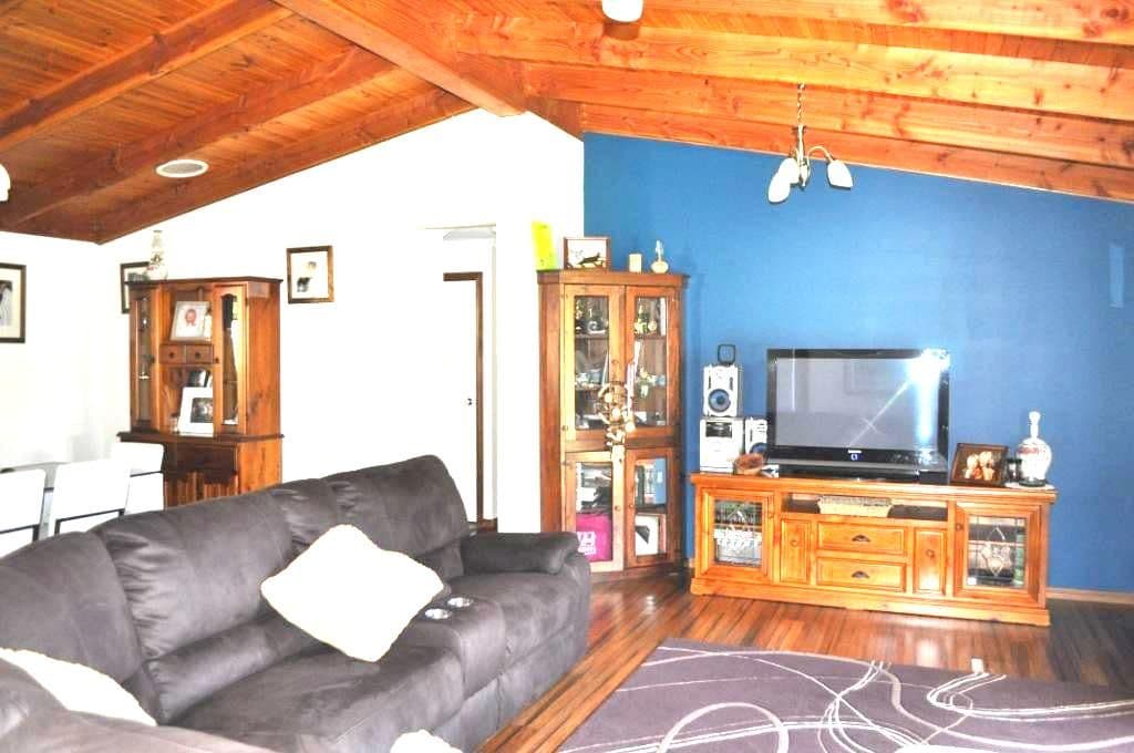 15 Barana Road, COOTAMUNDRA NSW 2590, Cootamundra - Thumbnail 3