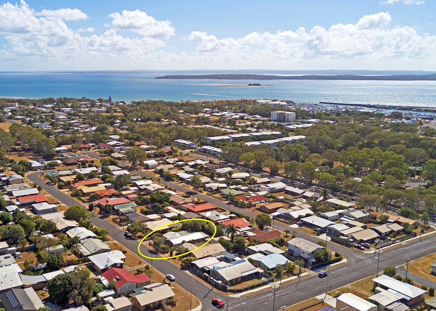 42 Limpus Street, Urangan QLD 4655, Urangan - Thumbnail 2