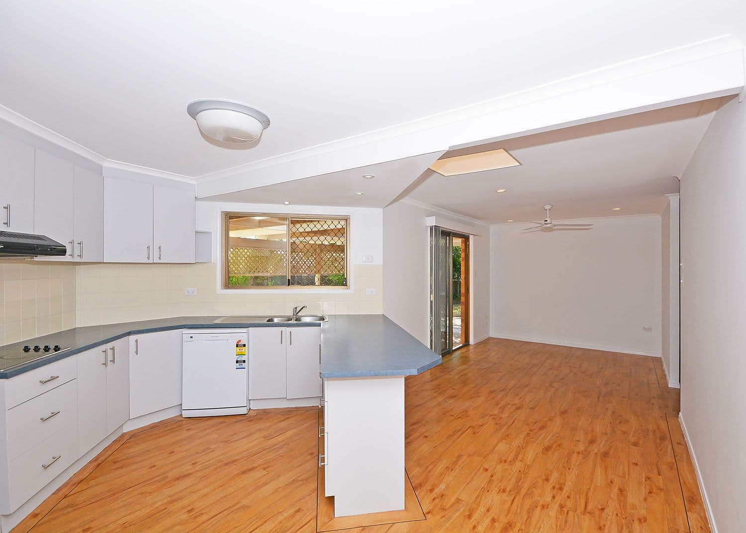 42 Limpus Street, Urangan QLD 4655, Urangan - Thumbnail 6