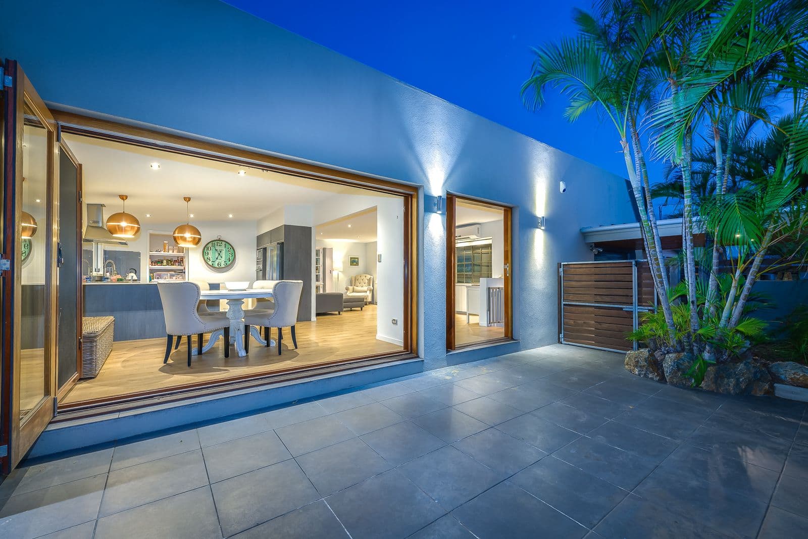 17 Mungera Street, Biggera Waters QLD 4216, Biggera Waters - Thumbnail 2