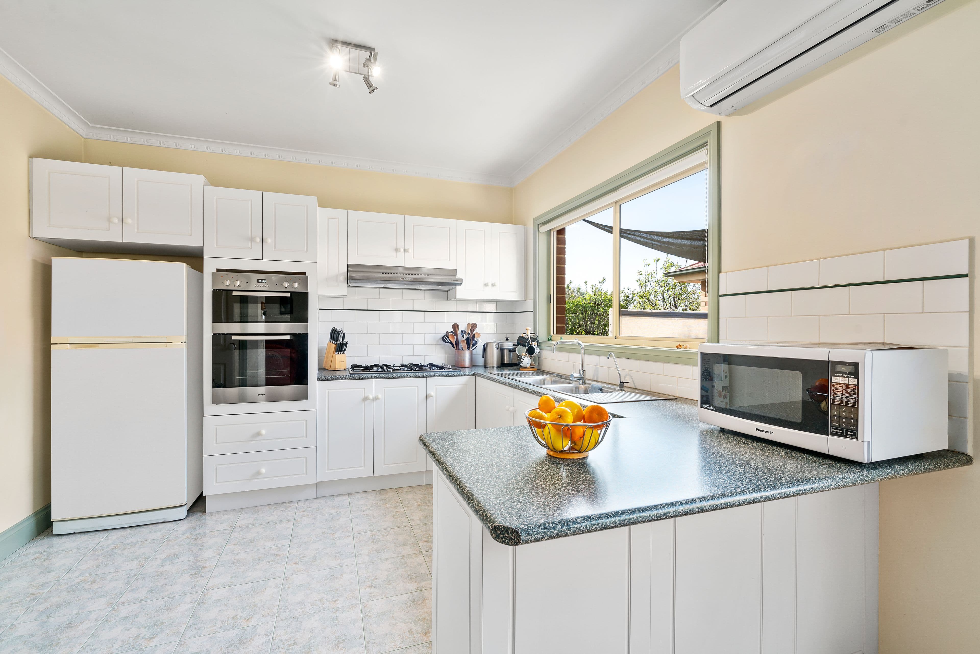 31 Harker Street, Sunbury VIC 3429, Sunbury - Thumbnail 4
