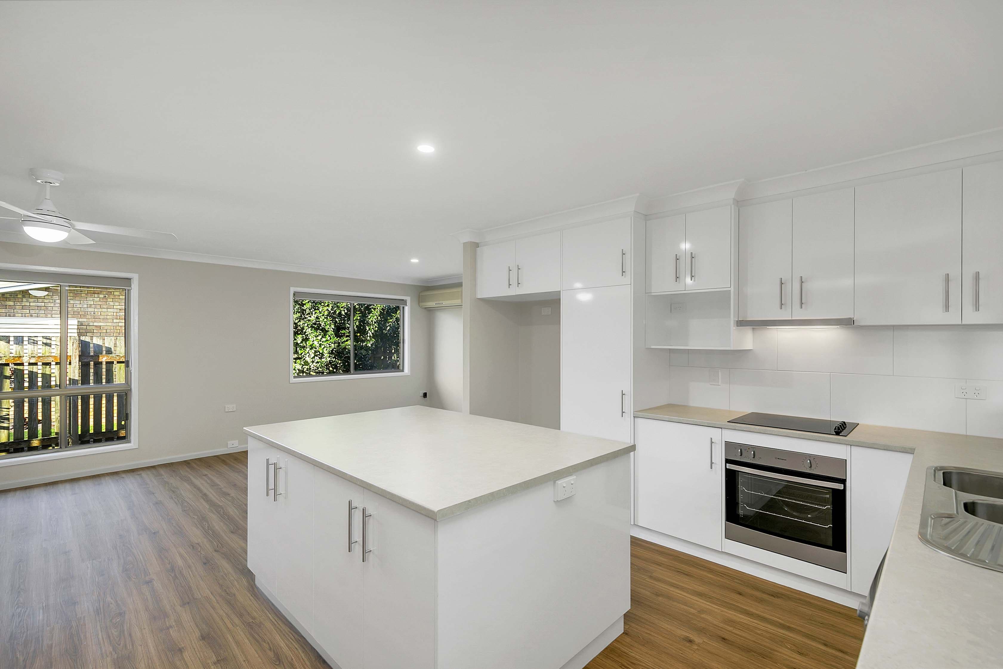 26 Limpus Street, Urangan QLD 4655, Urangan - Thumbnail 3