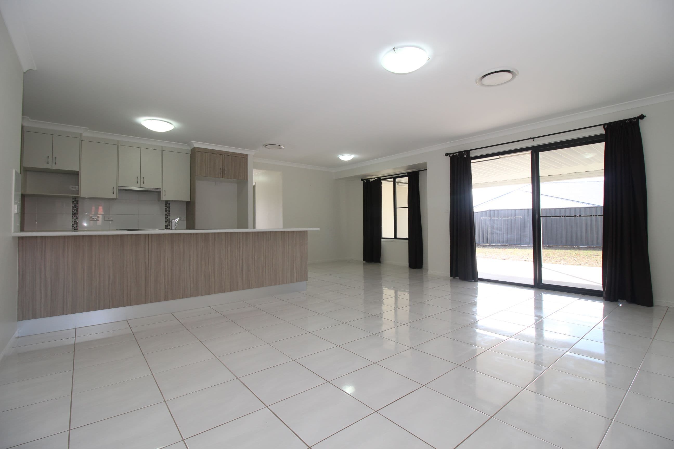 6 Mount Macarthur Boulevard, Capella QLD 4723, Capella - Thumbnail 2