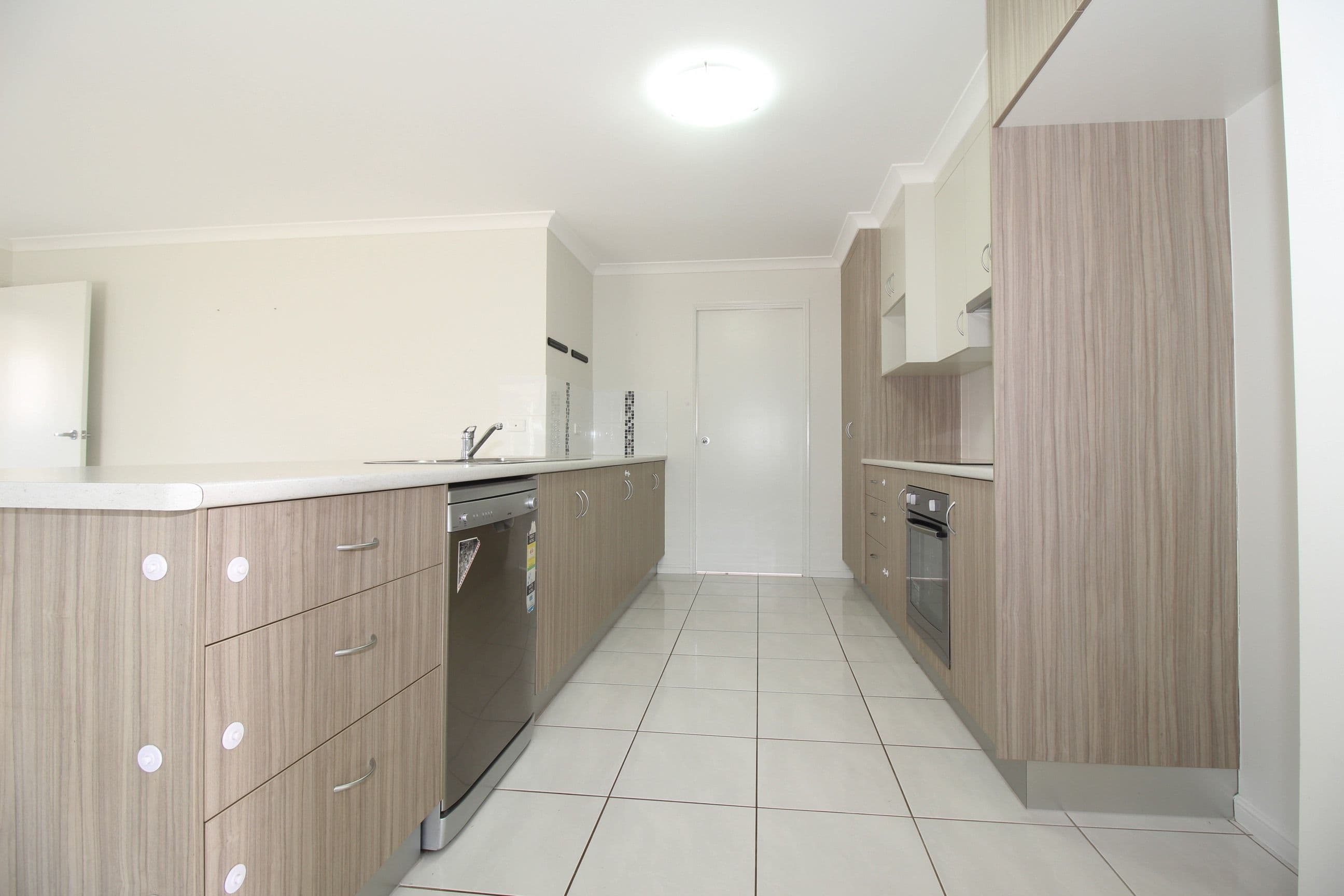 6 Mount Macarthur Boulevard, Capella QLD 4723, Capella - Thumbnail 5