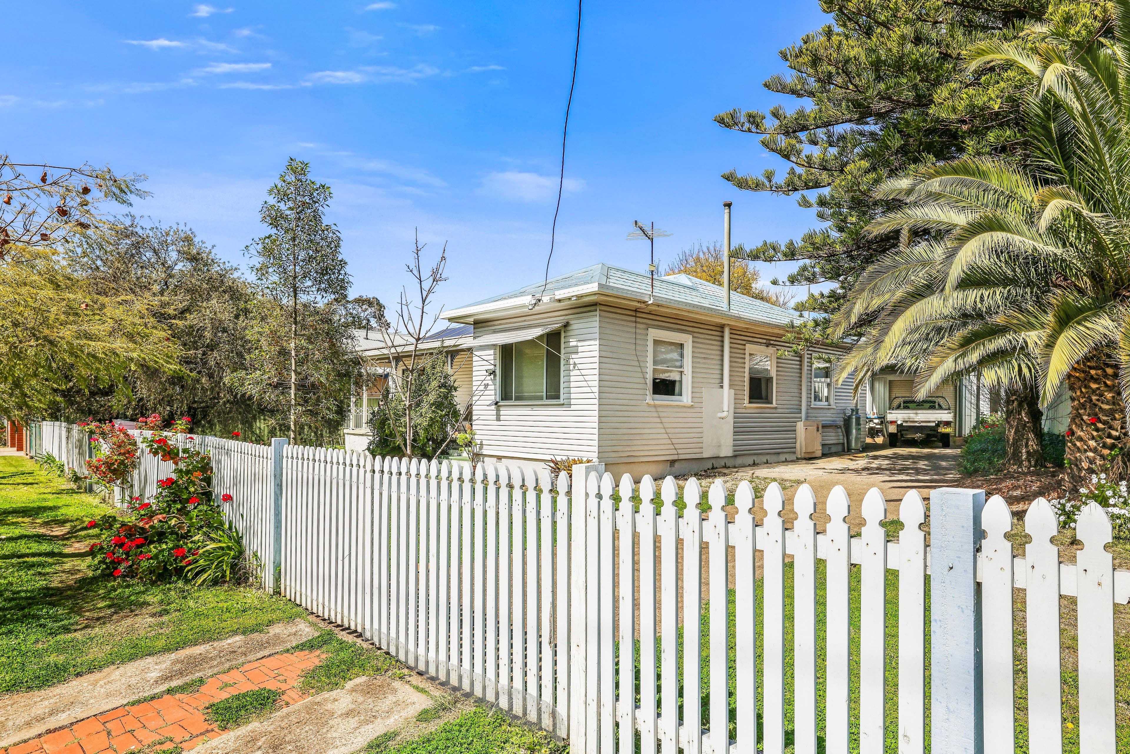 27 Susanne Street, Tamworth NSW 2340, South Tamworth - Image 1