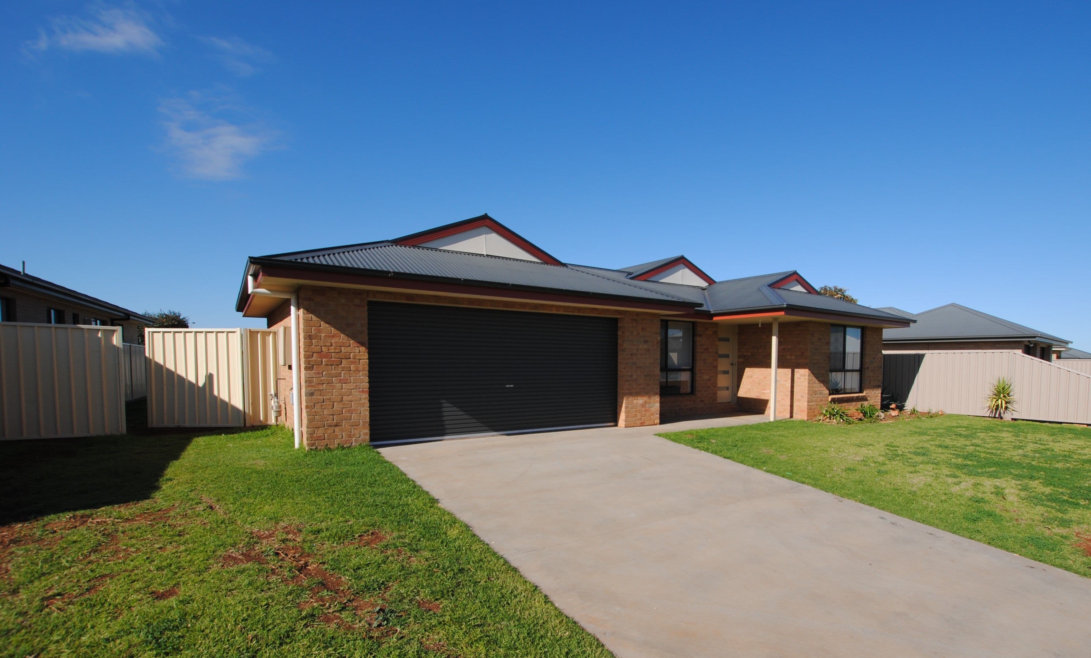 42 Gillmartin Drive, Griffith - Thumbnail 2