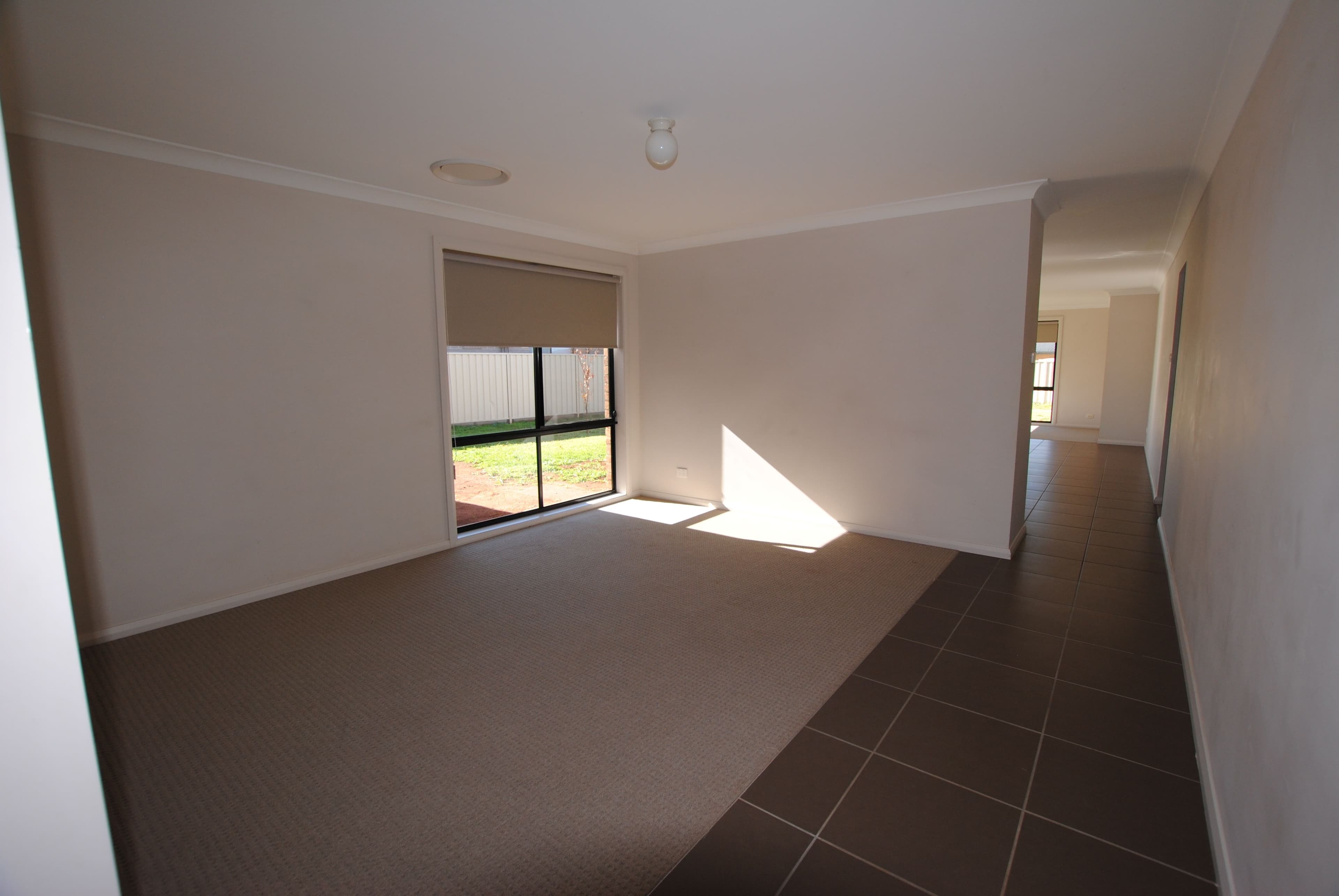 42 Gillmartin Drive, Griffith - Thumbnail 3