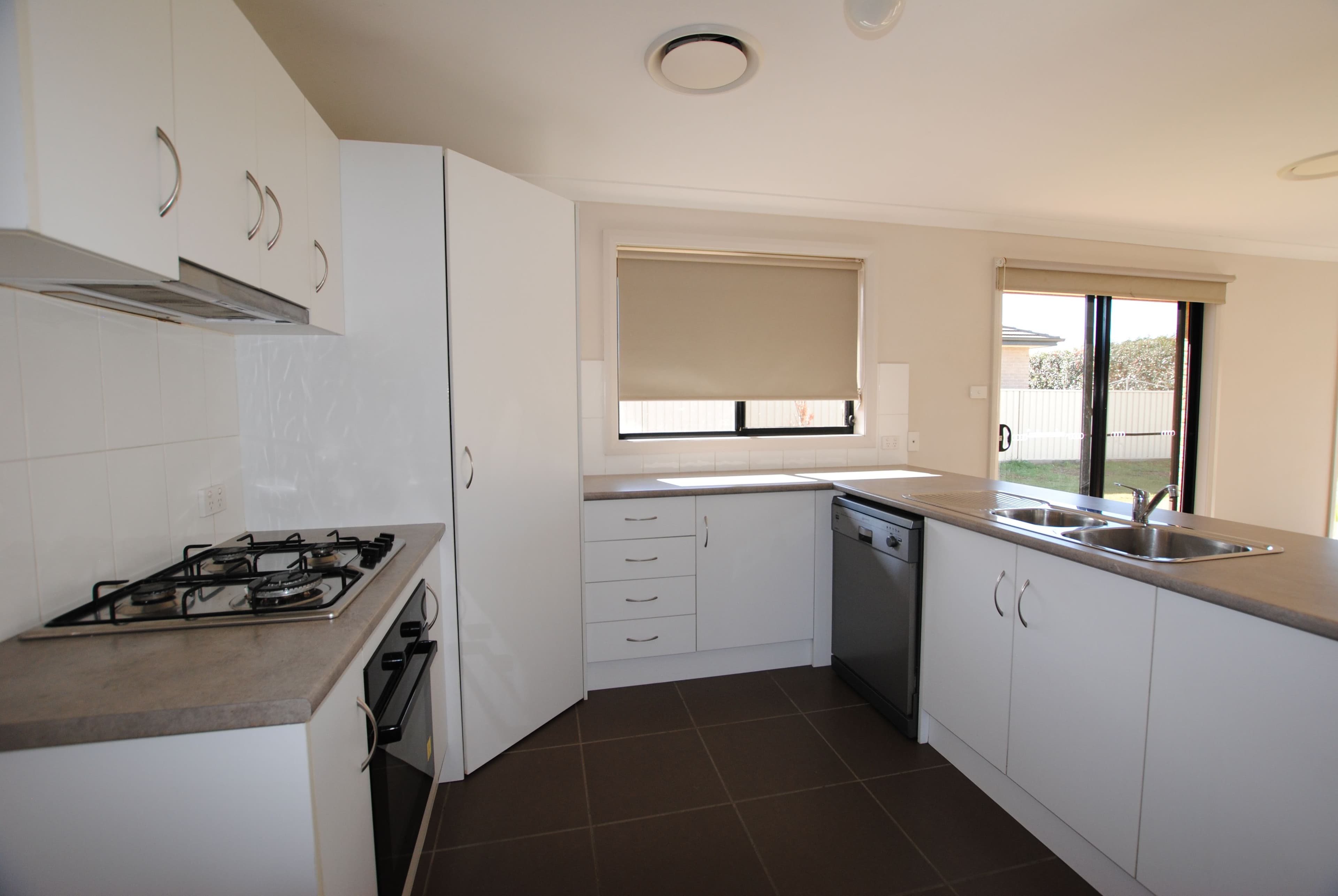 42 Gillmartin Drive, Griffith - Thumbnail 5