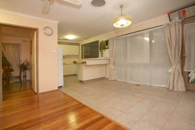 20 Whites Lane, GLEN WAVERLEY VIC 3150, Glen Waverley - Thumbnail 2