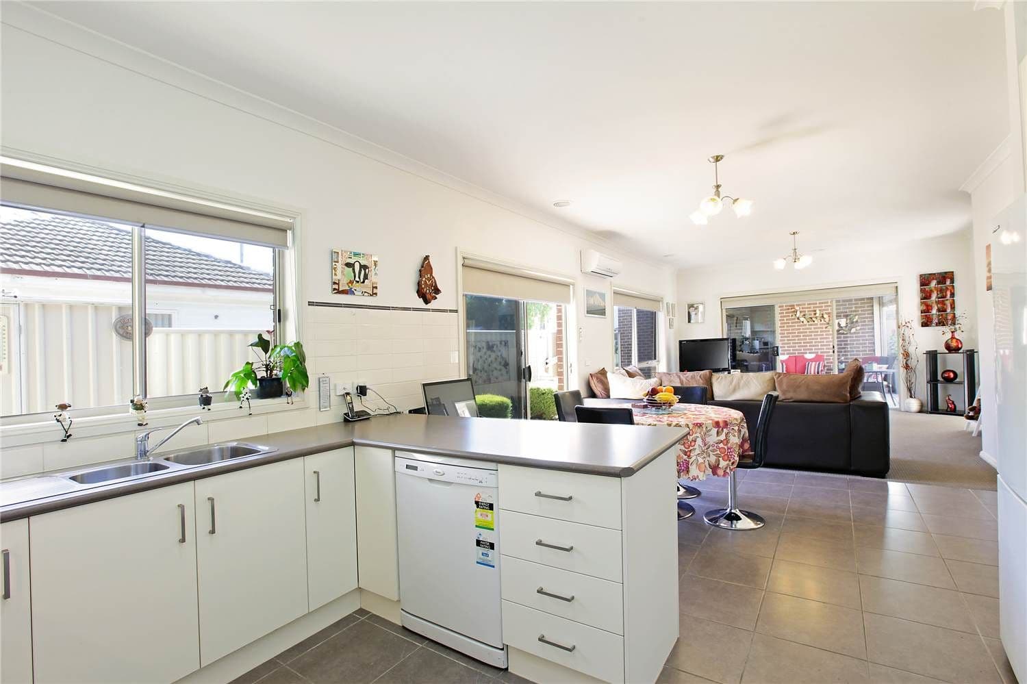 22 Seaforth Street, NORTH SHORE VIC 3214, North Shore - Thumbnail 4