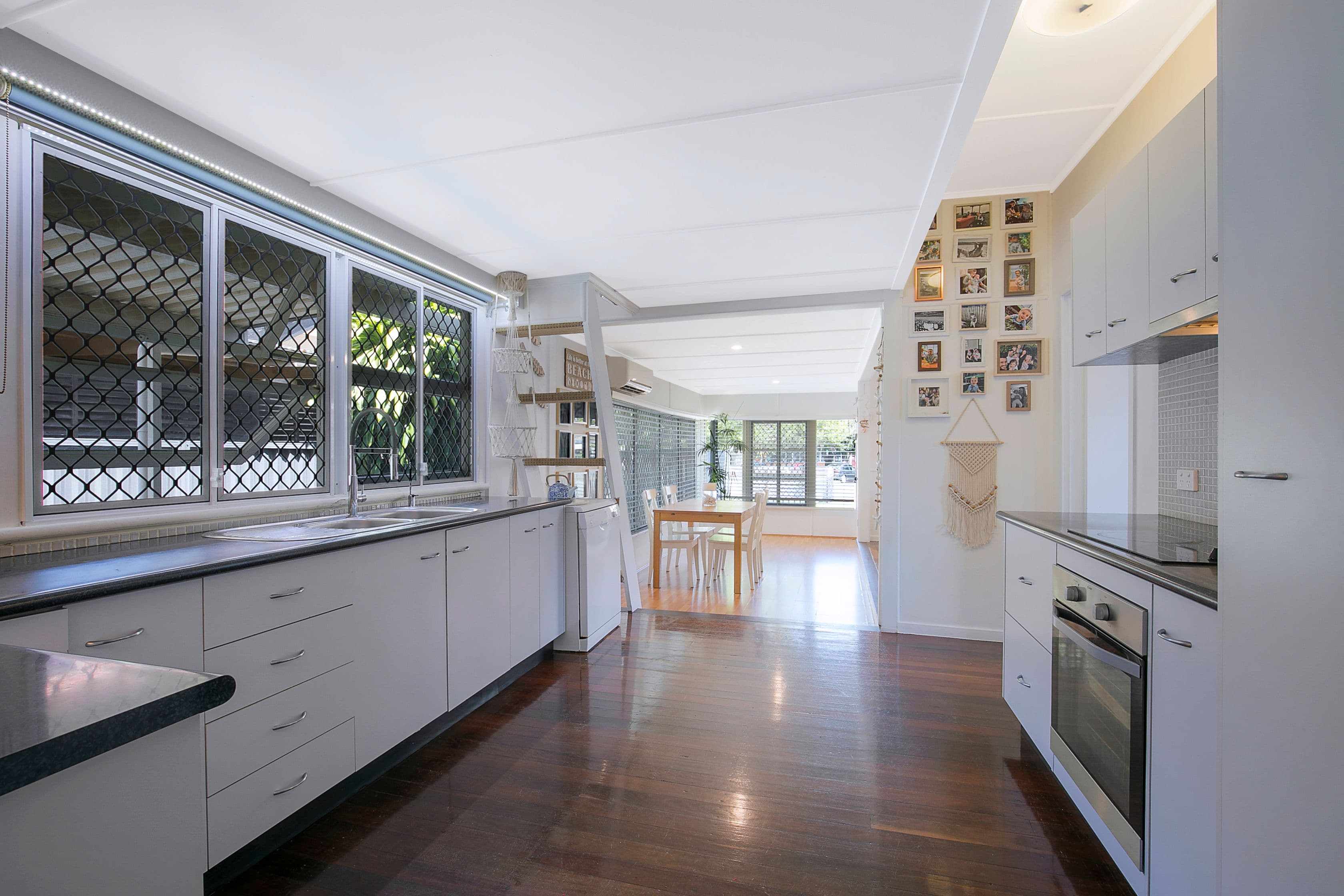 52 Eversleigh Road, Scarborough QLD 4020, Scarborough - Thumbnail 3