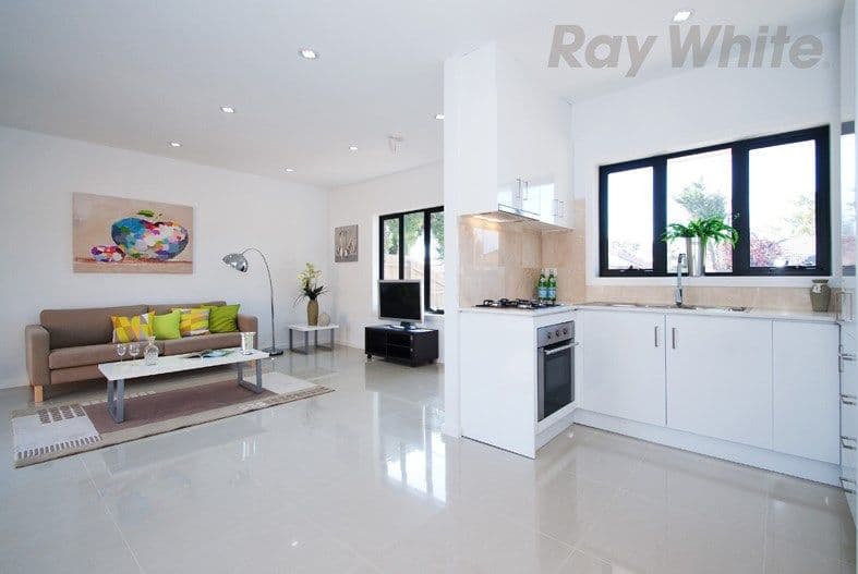 21 Whitelaw Street, Reservoir VIC 3073, Reservoir - Thumbnail 3